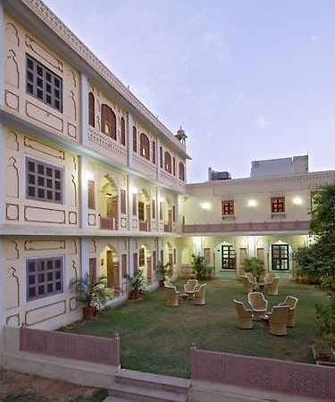 Chirmi Palace Hotel Jaipur Buitenkant foto