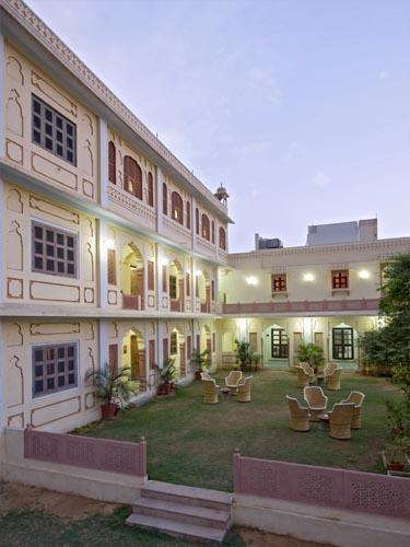 Chirmi Palace Hotel Jaipur Buitenkant foto