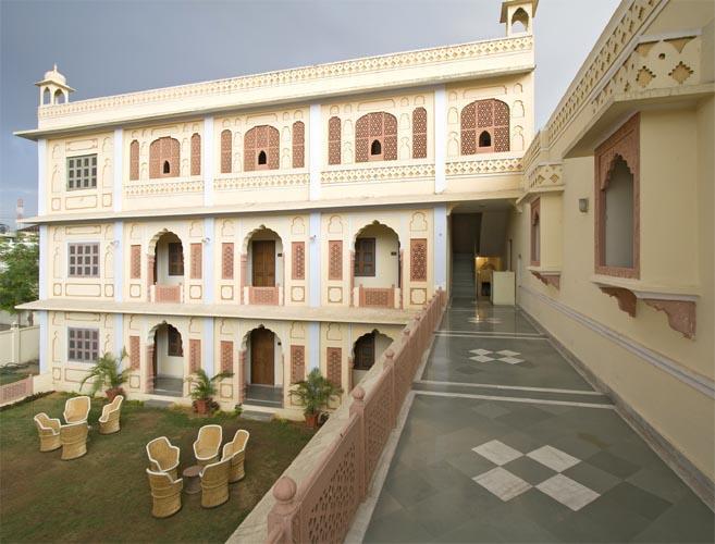 Chirmi Palace Hotel Jaipur Buitenkant foto